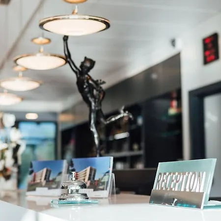 Hotel Restaurant Athena 4*